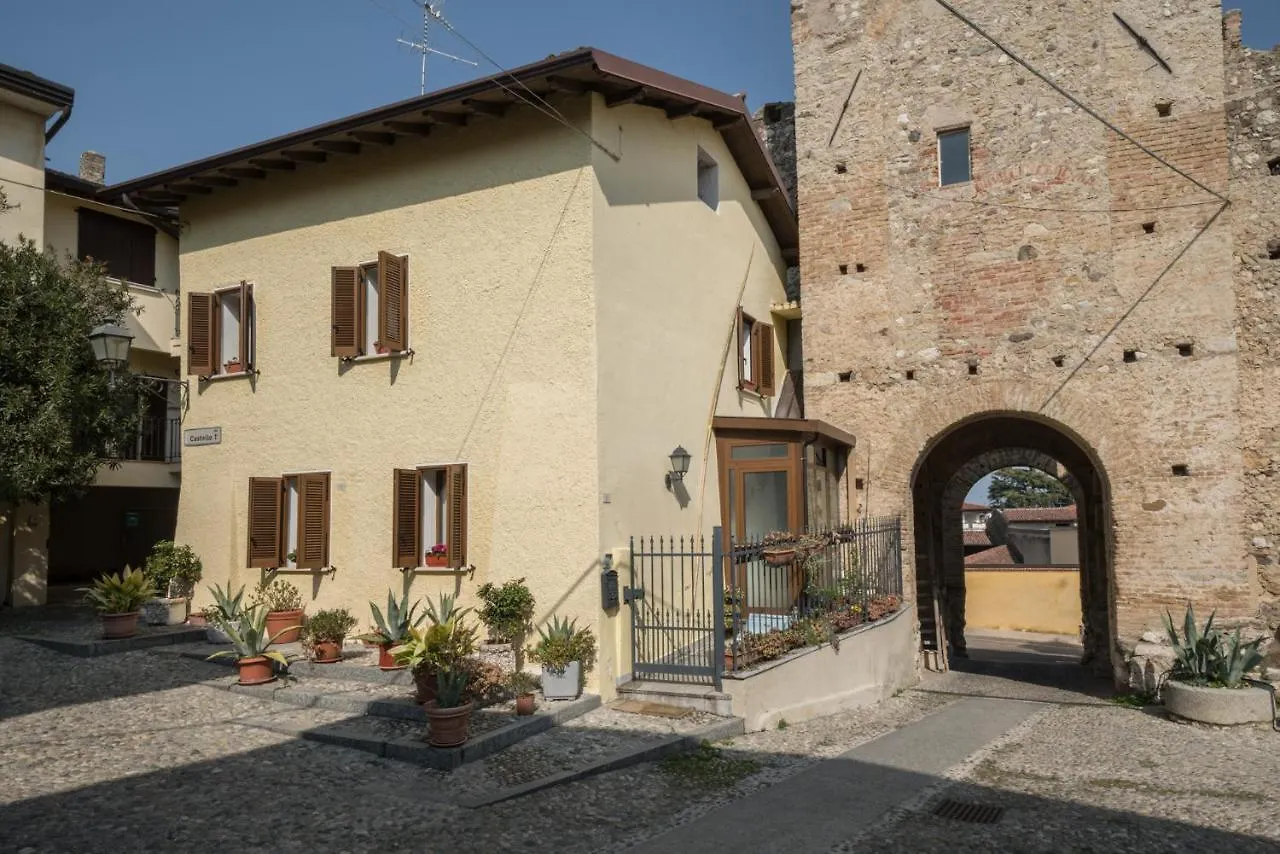 Apartment Gardappartamenti Castle Bell Moniga del Garda Italy